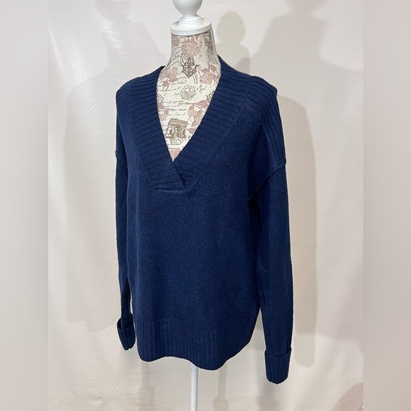 WONDERLY Navy blue oversized‎ V neck sweater size L. - Picture 3 of 12